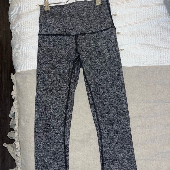 Lululemon leggings - size 4 - Picture 3 of 3